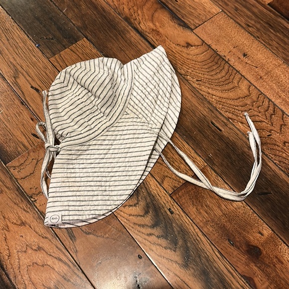 Fini hat for toddlers - Picture 2 of 2